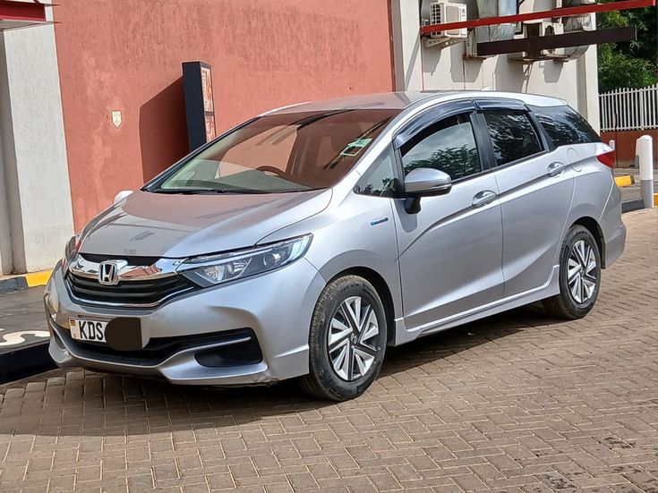 2017 Honda Fit Shuttle Hybrid